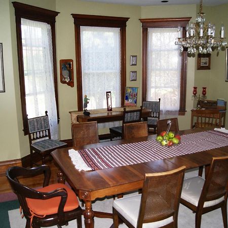 Ye Olde Walkerville Bed & Breakfast Уиндзор Екстериор снимка