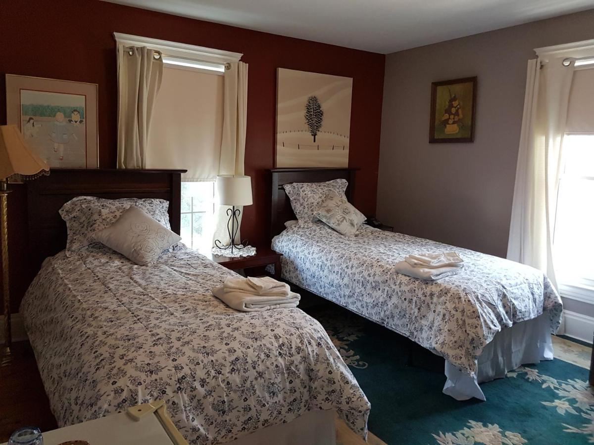 Ye Olde Walkerville Bed & Breakfast Уиндзор Екстериор снимка