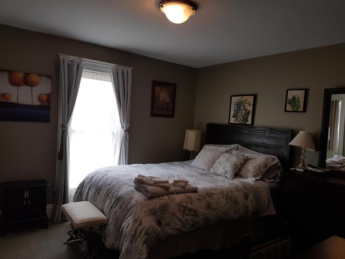 Ye Olde Walkerville Bed & Breakfast Уиндзор Екстериор снимка