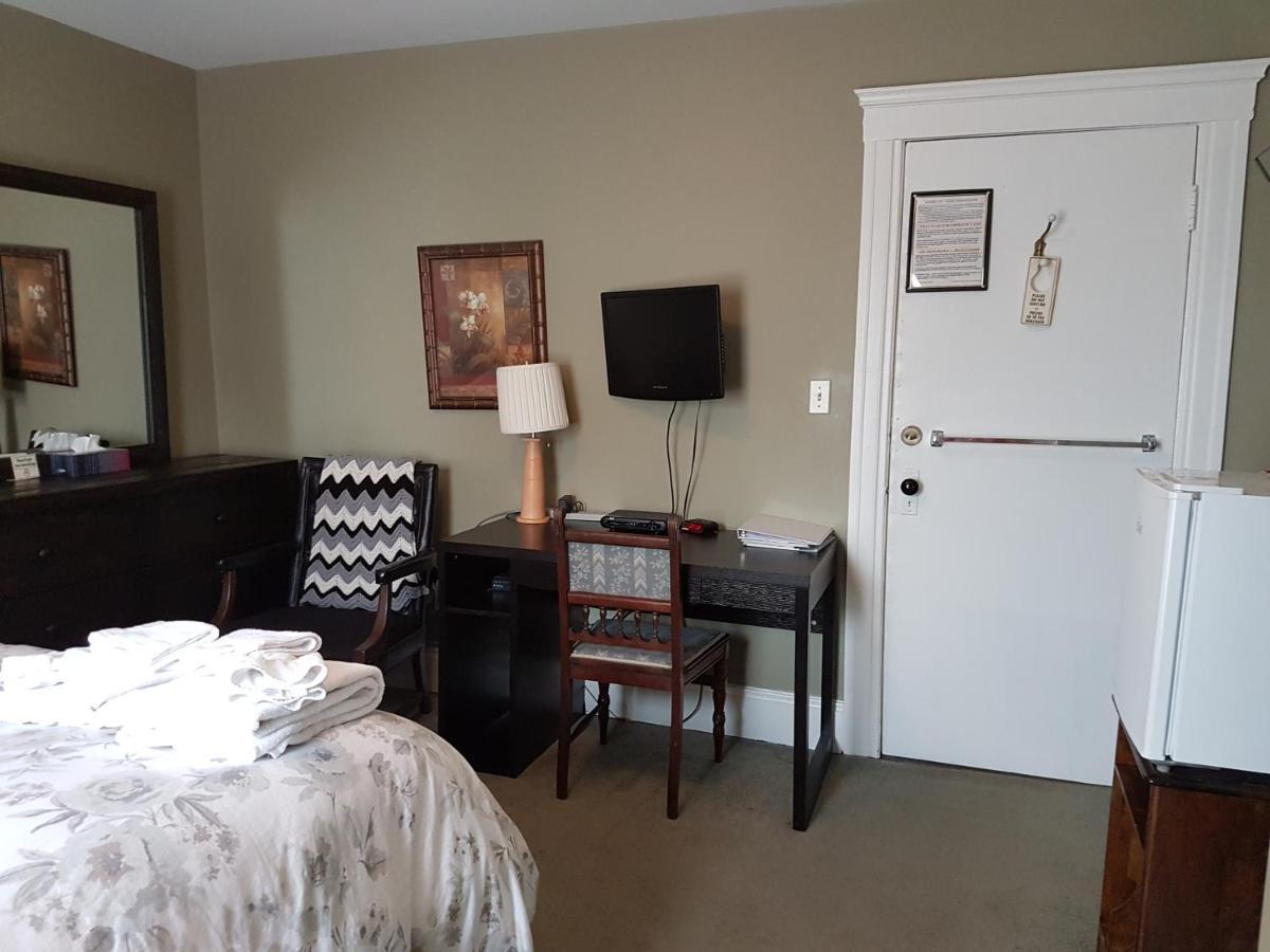 Ye Olde Walkerville Bed & Breakfast Уиндзор Екстериор снимка