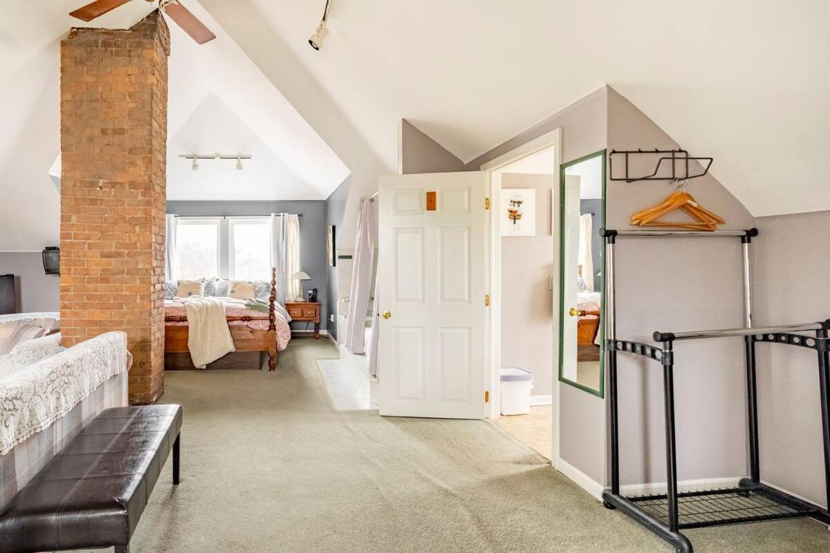 Ye Olde Walkerville Bed & Breakfast Уиндзор Екстериор снимка