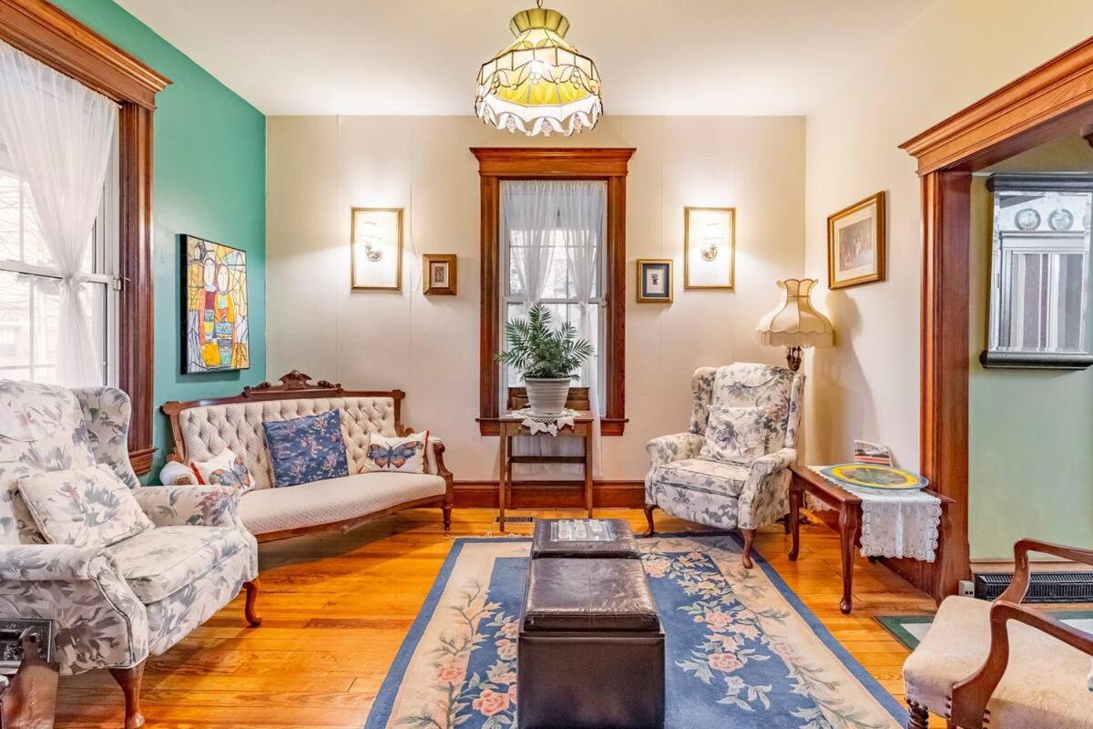 Ye Olde Walkerville Bed & Breakfast Уиндзор Екстериор снимка