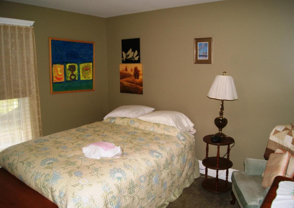 Ye Olde Walkerville Bed & Breakfast Уиндзор Стая снимка