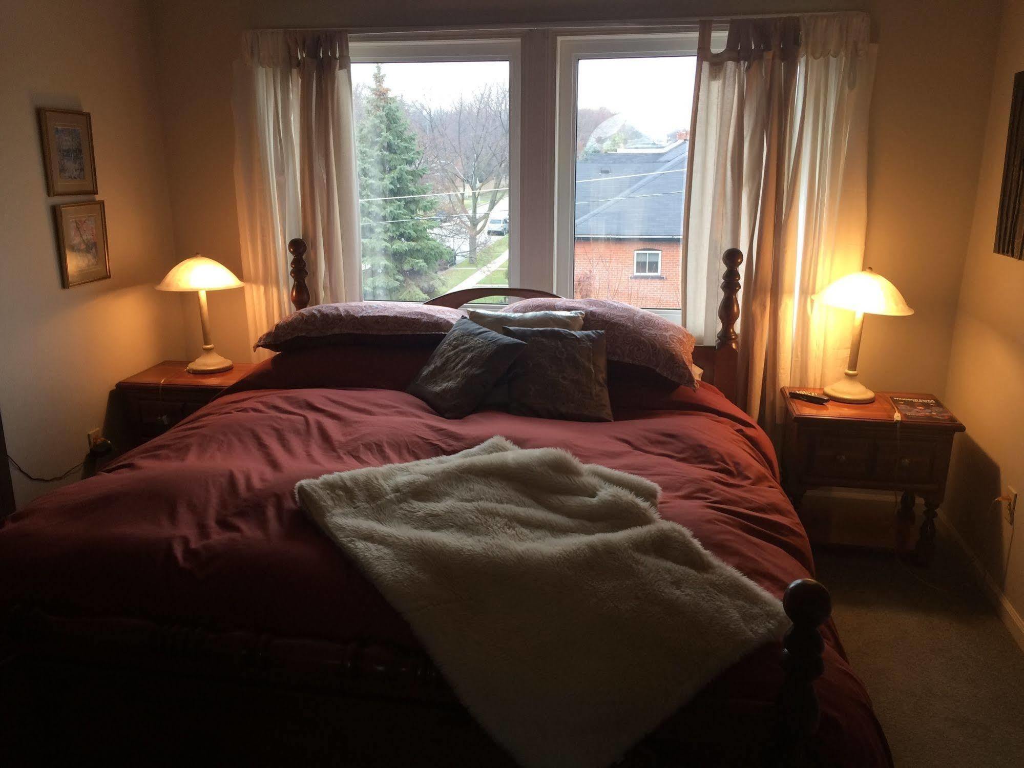 Ye Olde Walkerville Bed & Breakfast Уиндзор Екстериор снимка