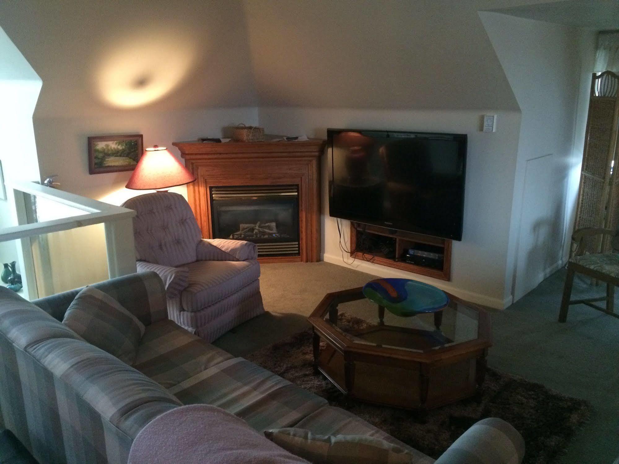 Ye Olde Walkerville Bed & Breakfast Уиндзор Екстериор снимка