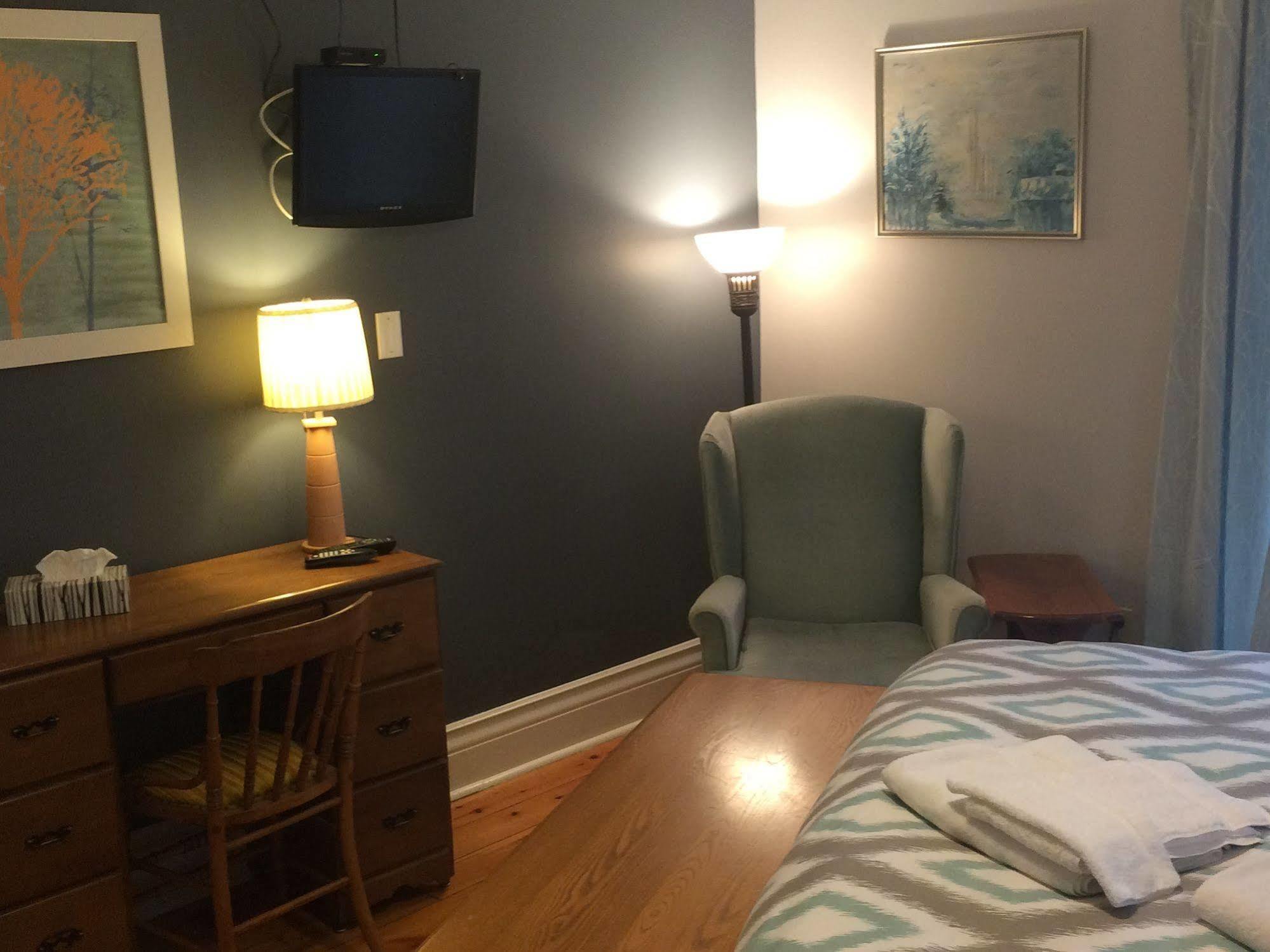 Ye Olde Walkerville Bed & Breakfast Уиндзор Екстериор снимка