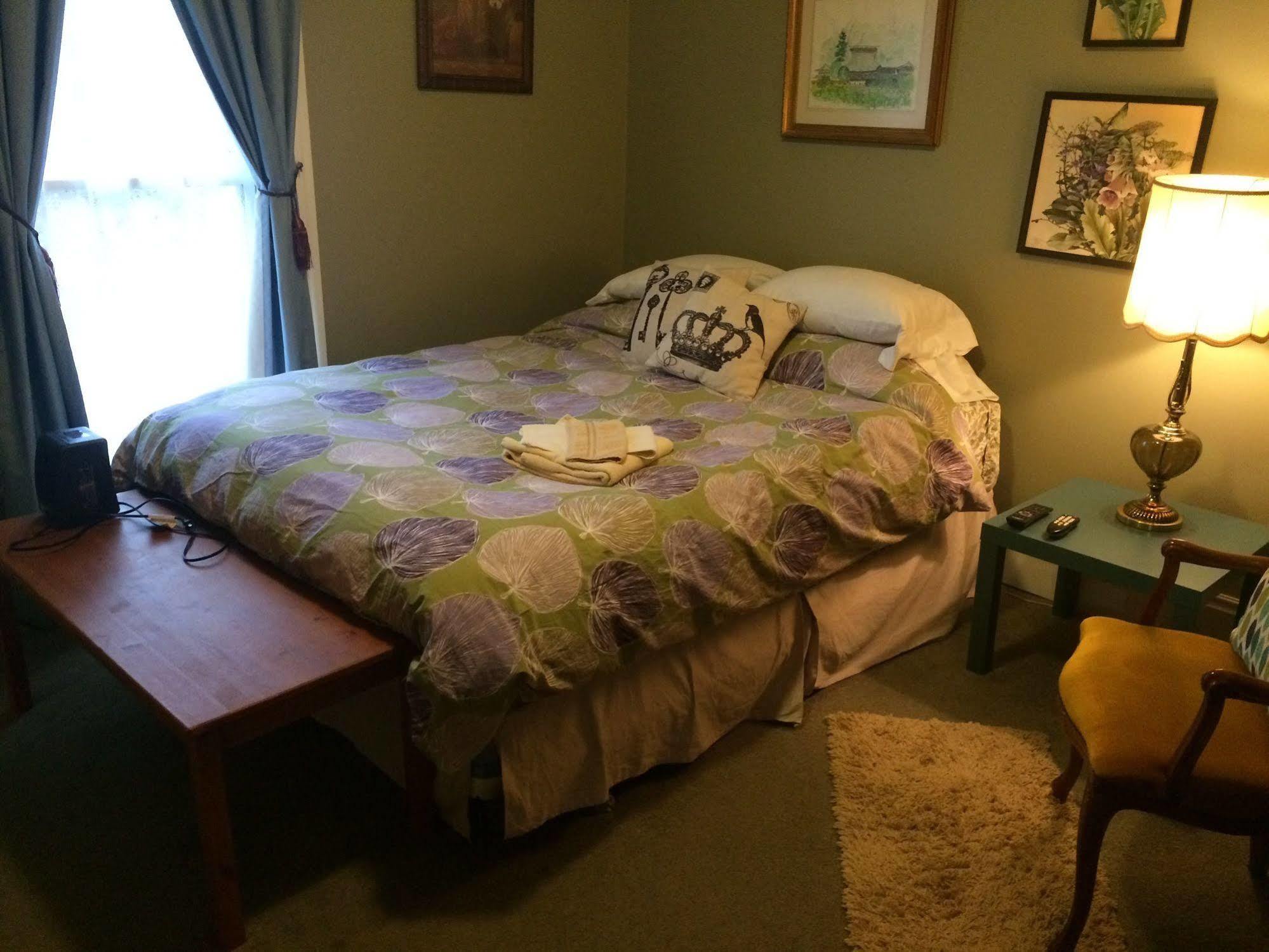 Ye Olde Walkerville Bed & Breakfast Уиндзор Екстериор снимка