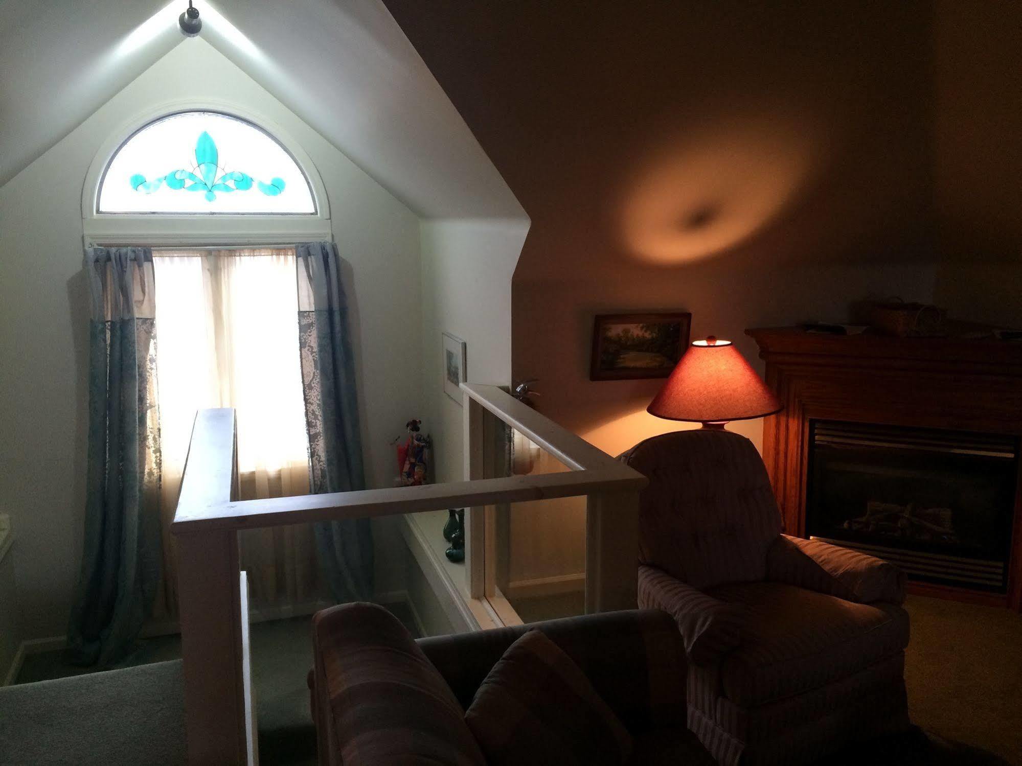 Ye Olde Walkerville Bed & Breakfast Уиндзор Екстериор снимка